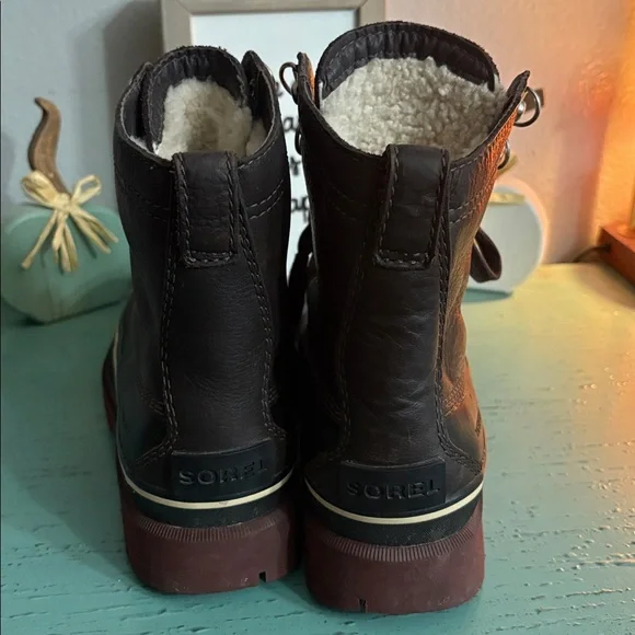 Sorel Dark Brown and Black Lace-Up Boots Mens 9.5 box 141 - Picture 3 of 9
